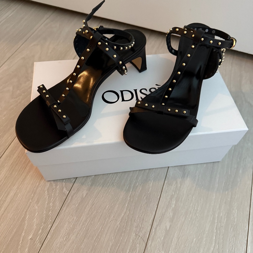 Odissi JACKIE BLACK LEATHER HEEL SANDAL